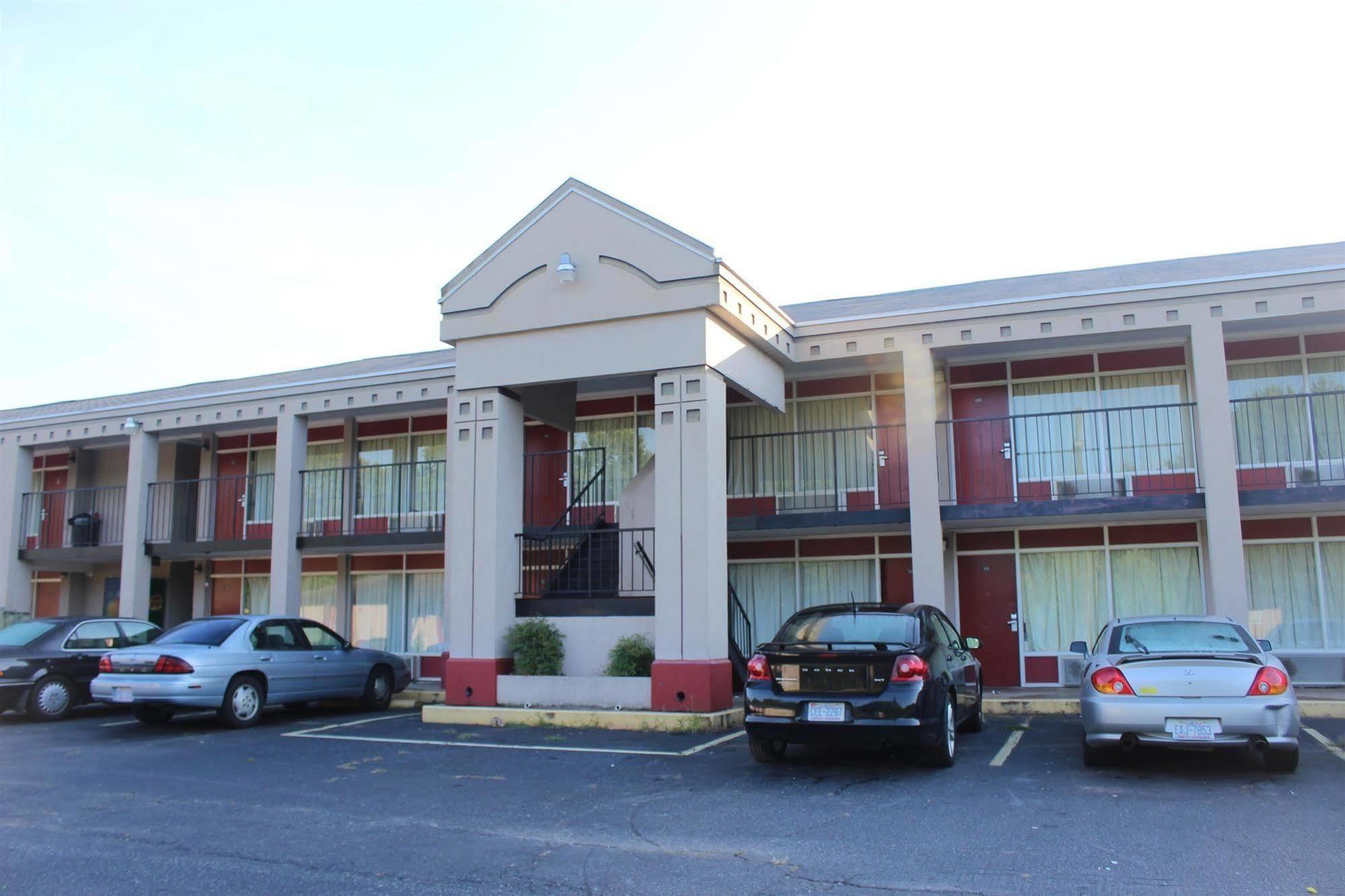 Town And Country Inn Suites Spindale Exterior foto